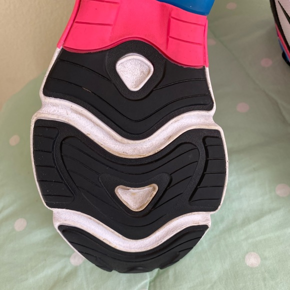 Nike AT5630-100 Air Max 200 White Hyper Pink and Black Youth size 5.5 - Picture 12 of 15